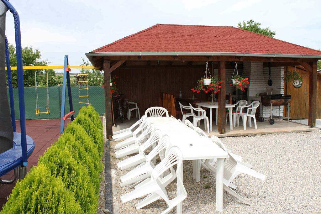 Privat Arcadia Apartman Bellegszencse Kültér fotó